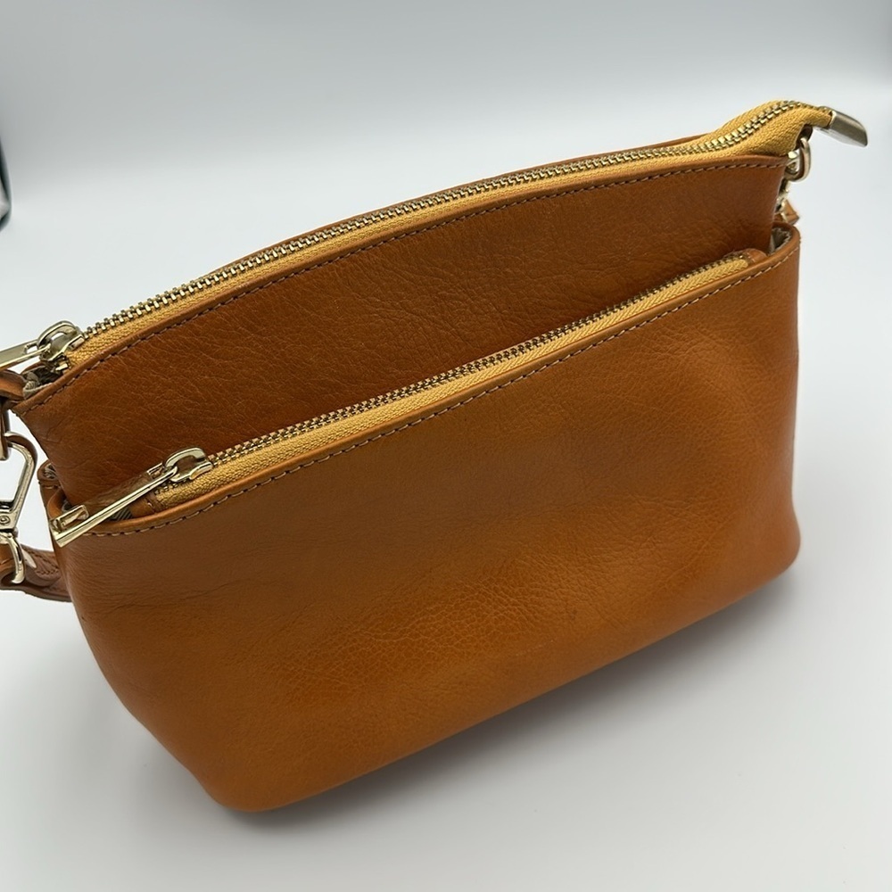 Divina Firenze Italian Leather Shoulder Bag converts to crossbody Butterscotch